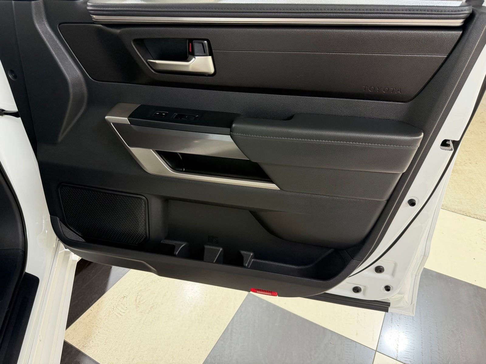 2025 Toyota Tundra SR5 - Photo 24