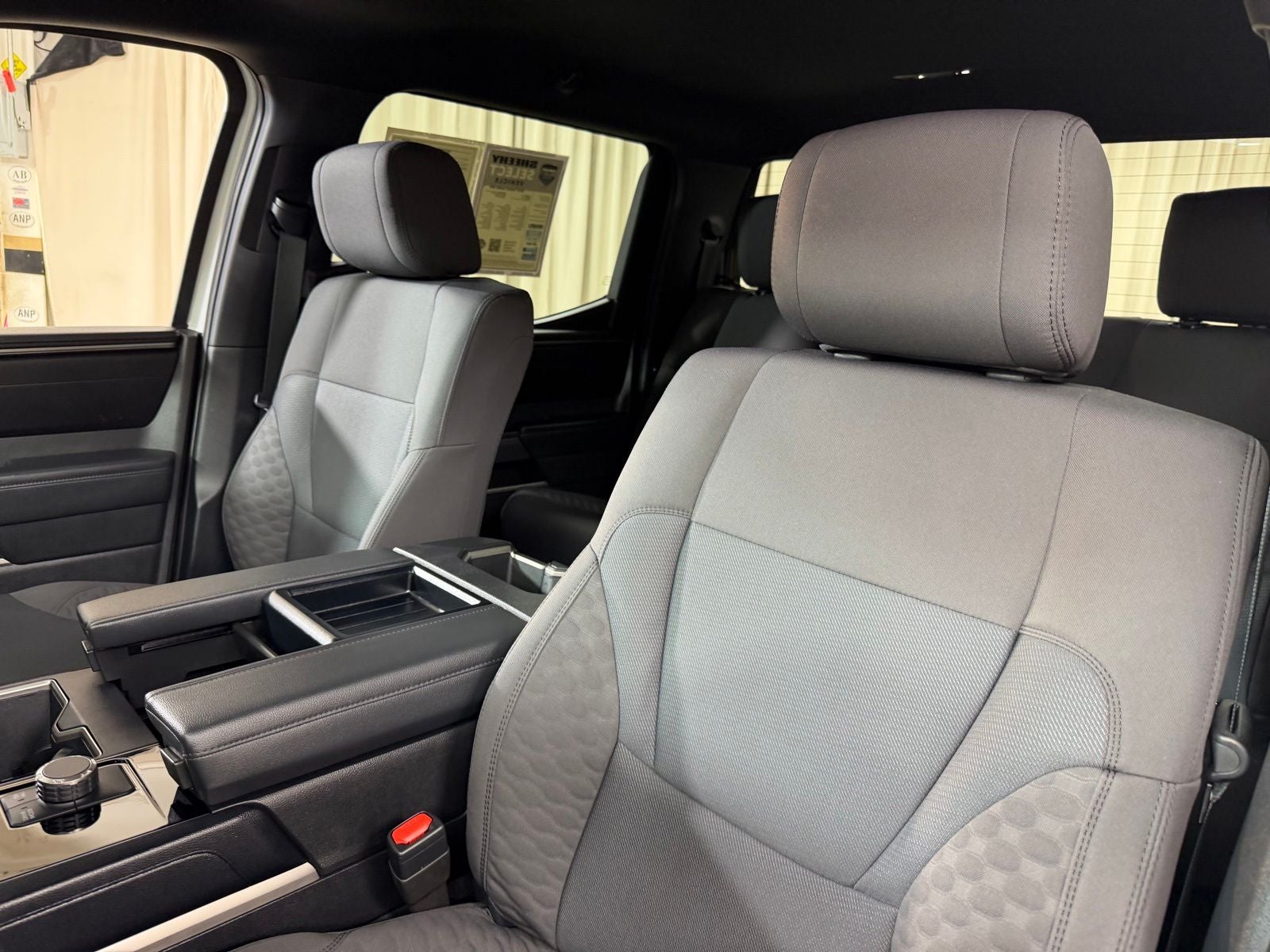 2025 Toyota Tundra SR5 - Photo 30