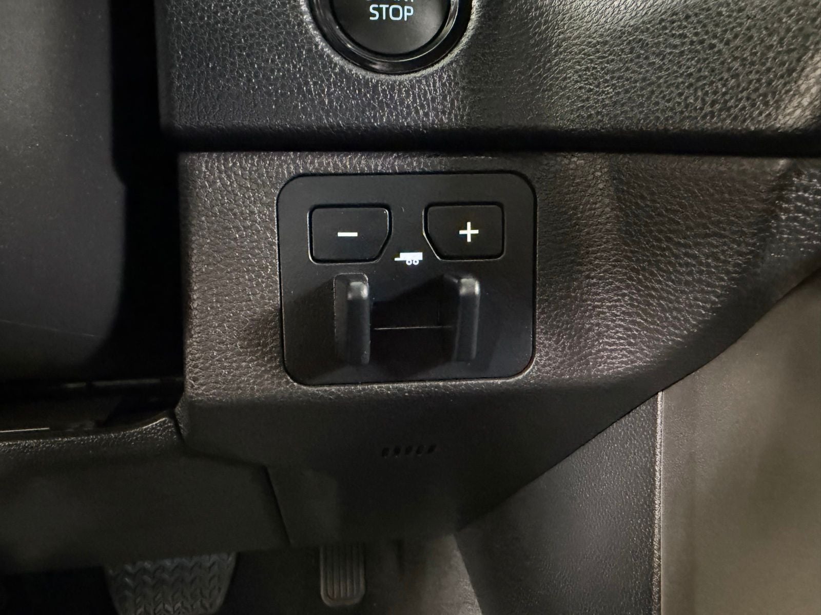 2025 Toyota Tundra SR5 - Photo 40