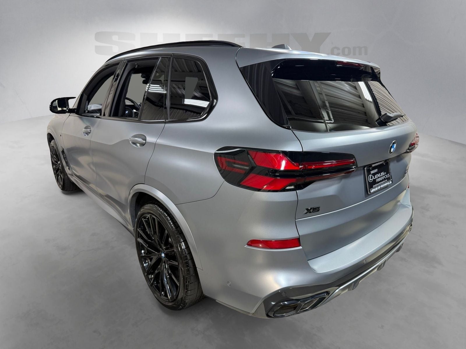 2025 BMW X5 M60i