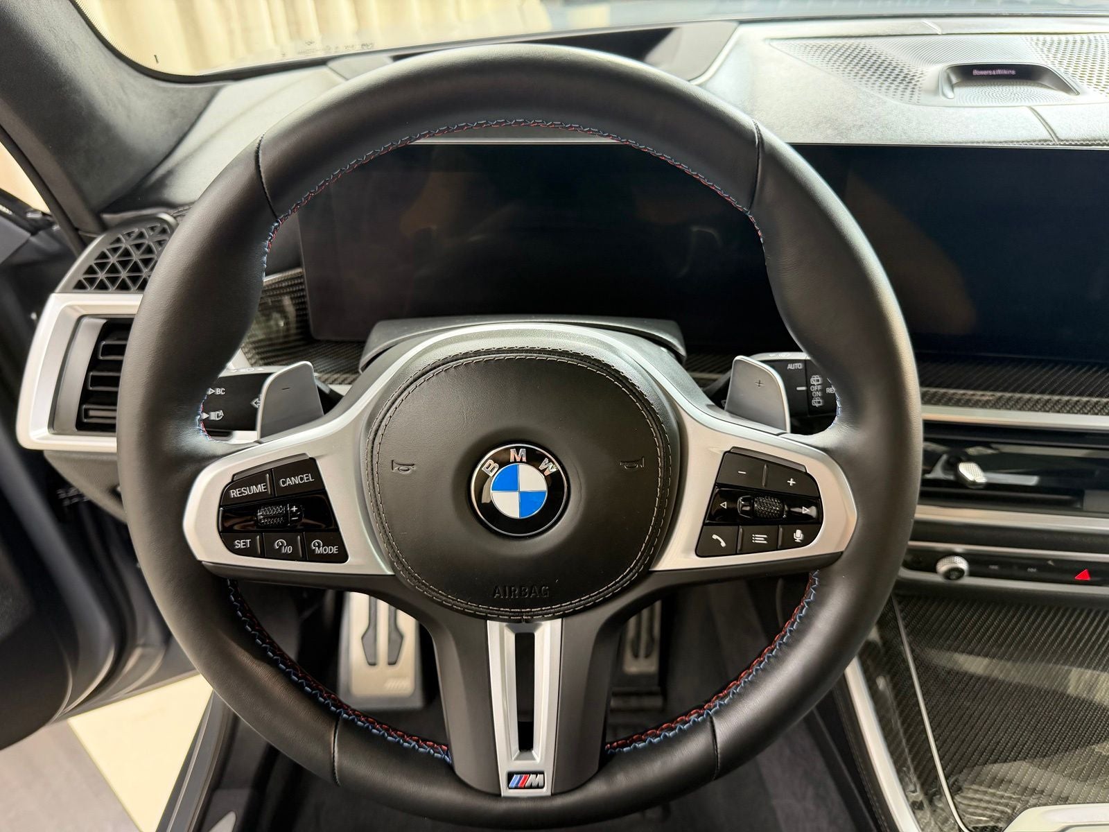 2025 BMW X5 M60i