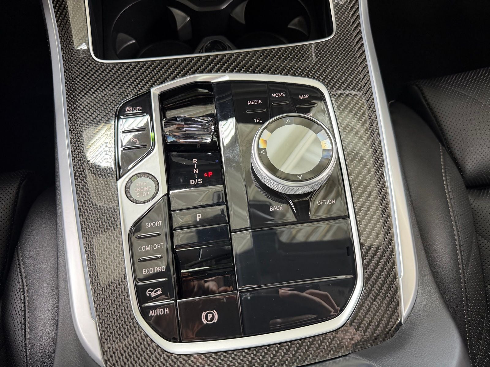 2025 BMW X5 M60i