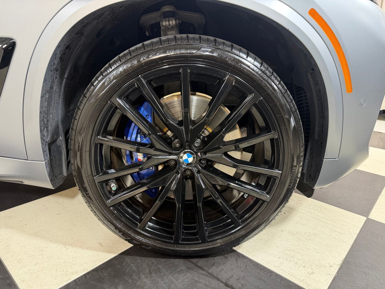 2025 BMW X5 M60i