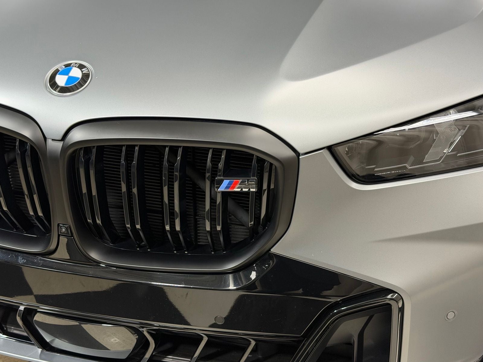 2025 BMW X5 M60i