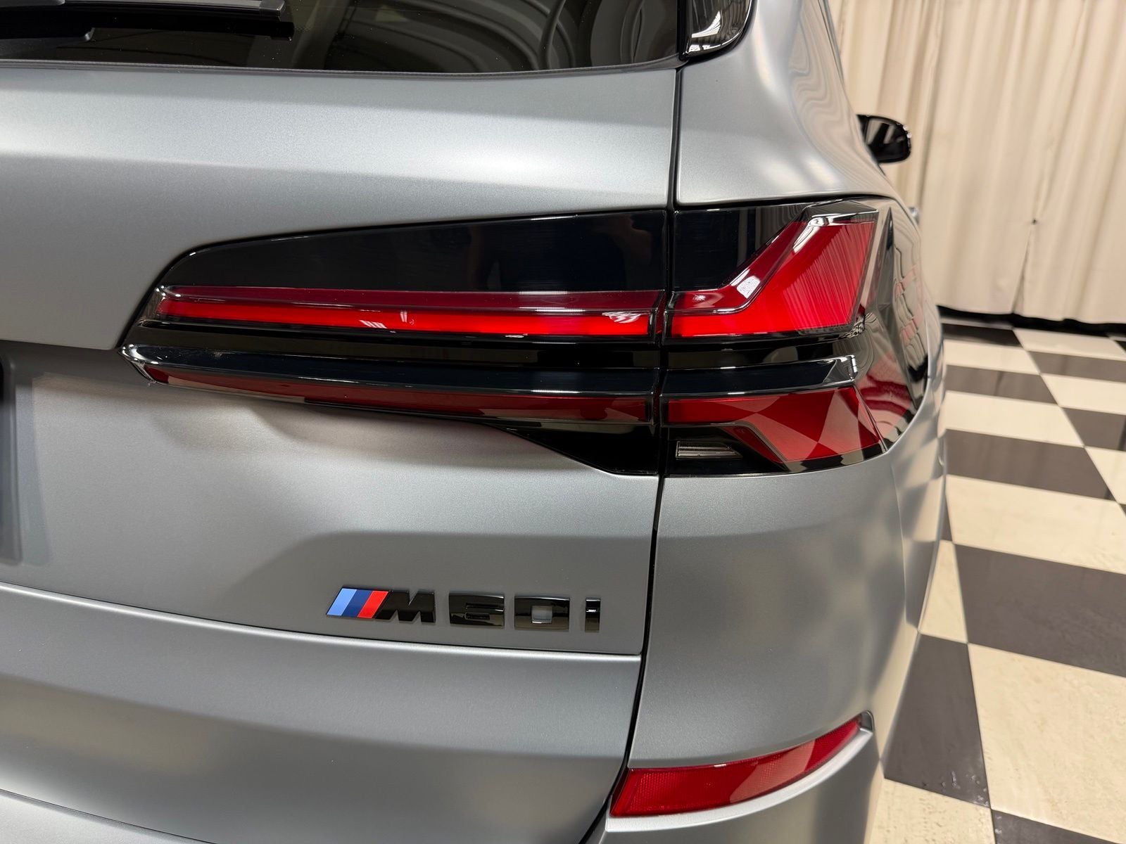 2025 BMW X5 M60i