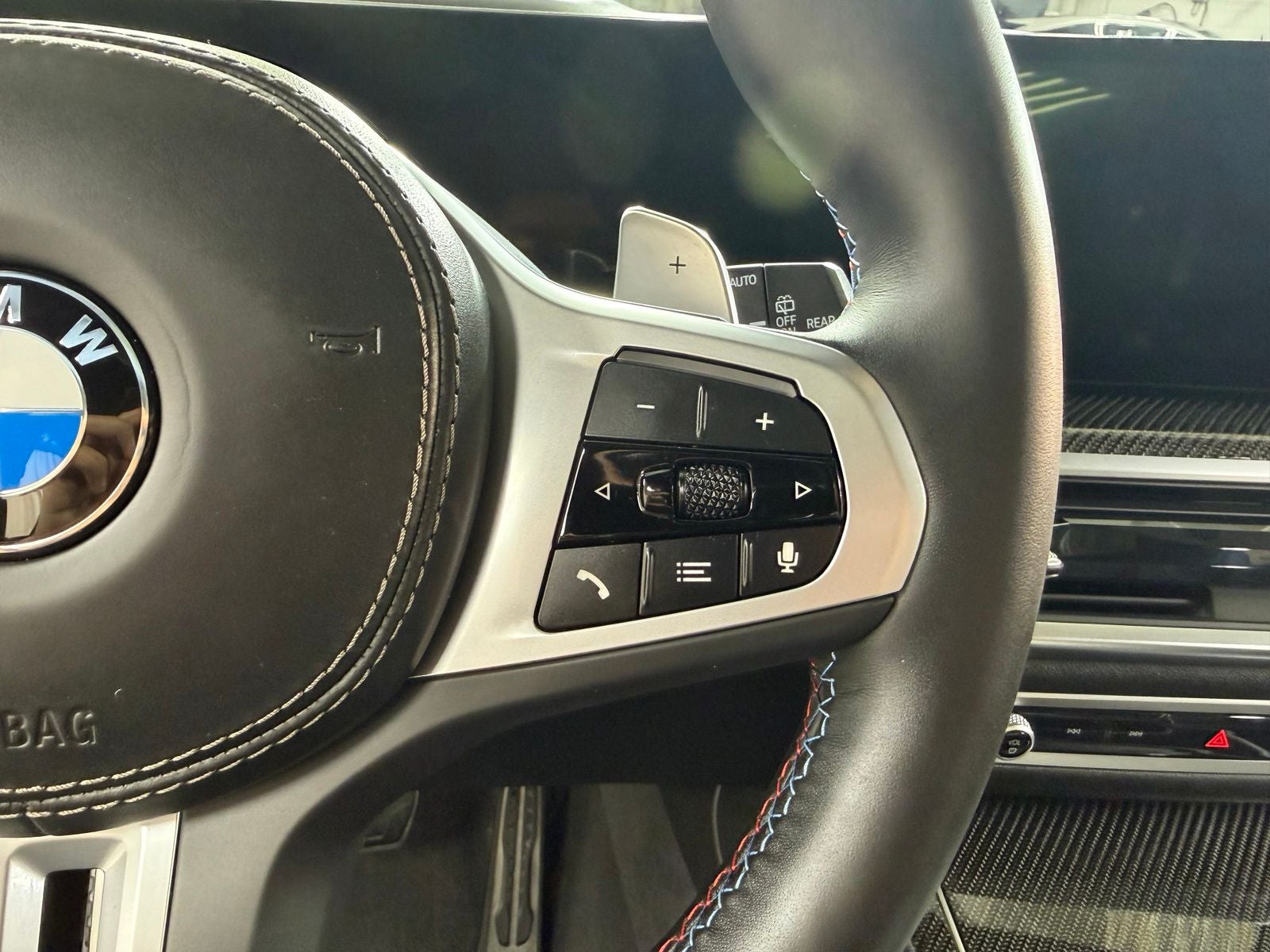 2025 BMW X5 M60i