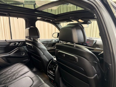 2025 BMW X5 M60i