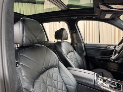 2025 BMW X5 M60i