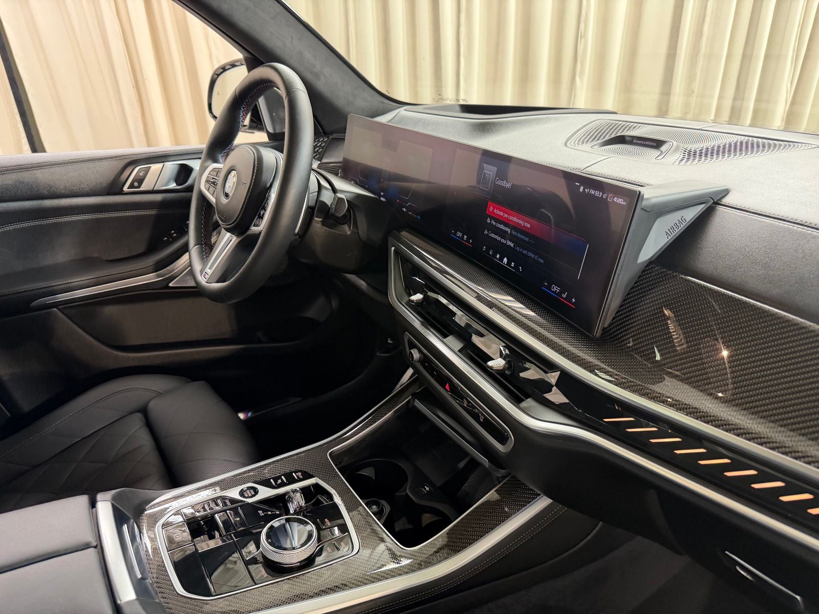 2025 BMW X5 M60i