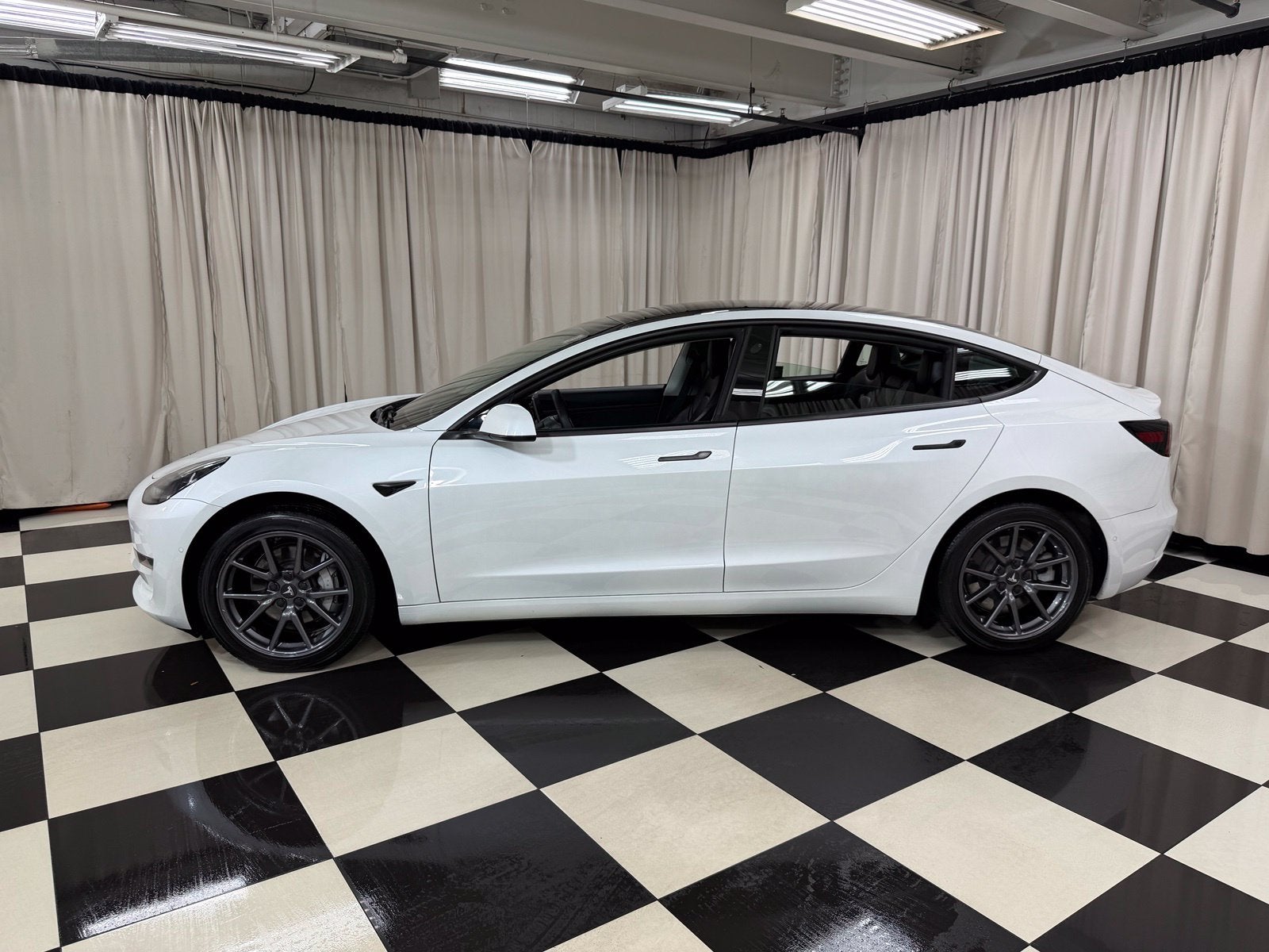 2020 Tesla Model 3 Standard Range Plus