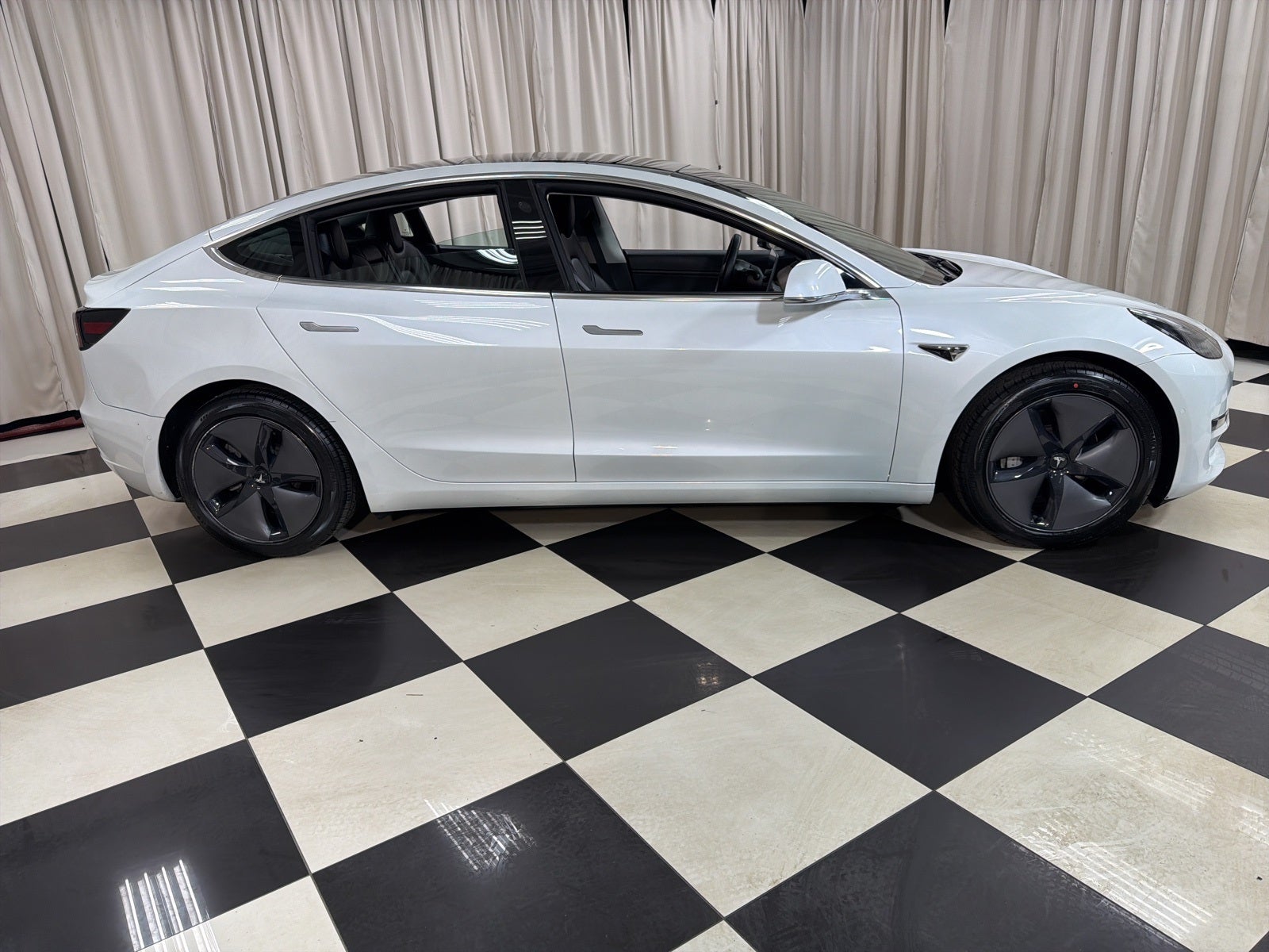 2020 Tesla Model 3 Long Range