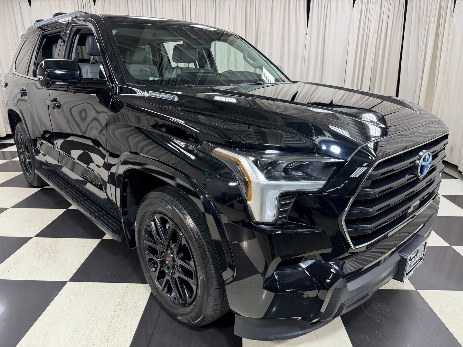 2023 Toyota Sequoia SR5