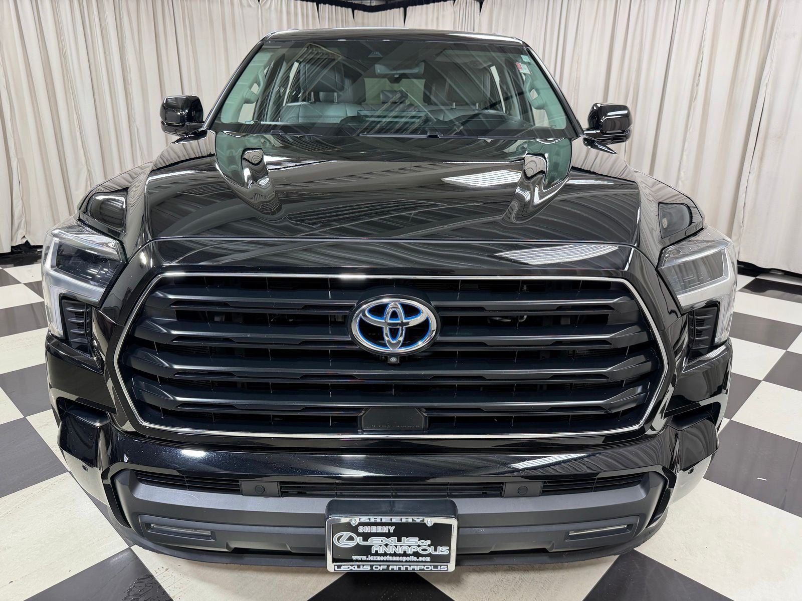 2023 Toyota Sequoia SR5
