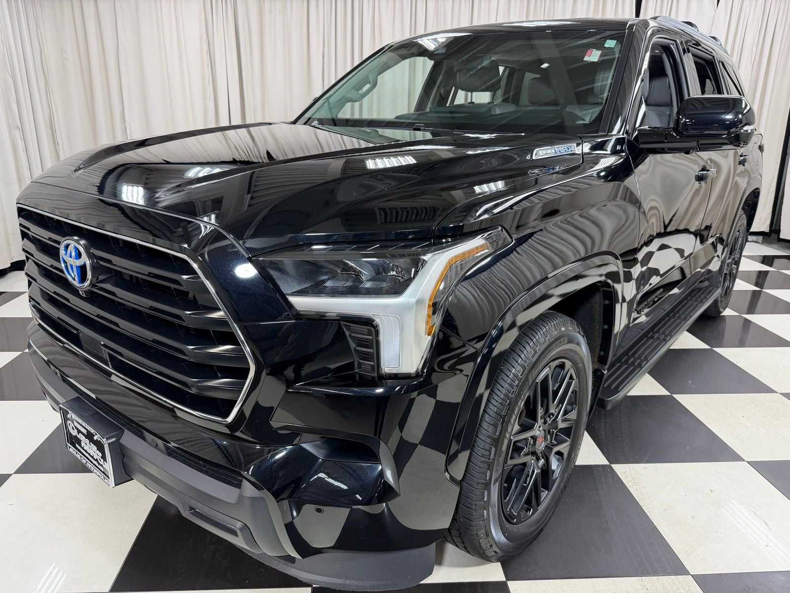 2023 Toyota Sequoia SR5