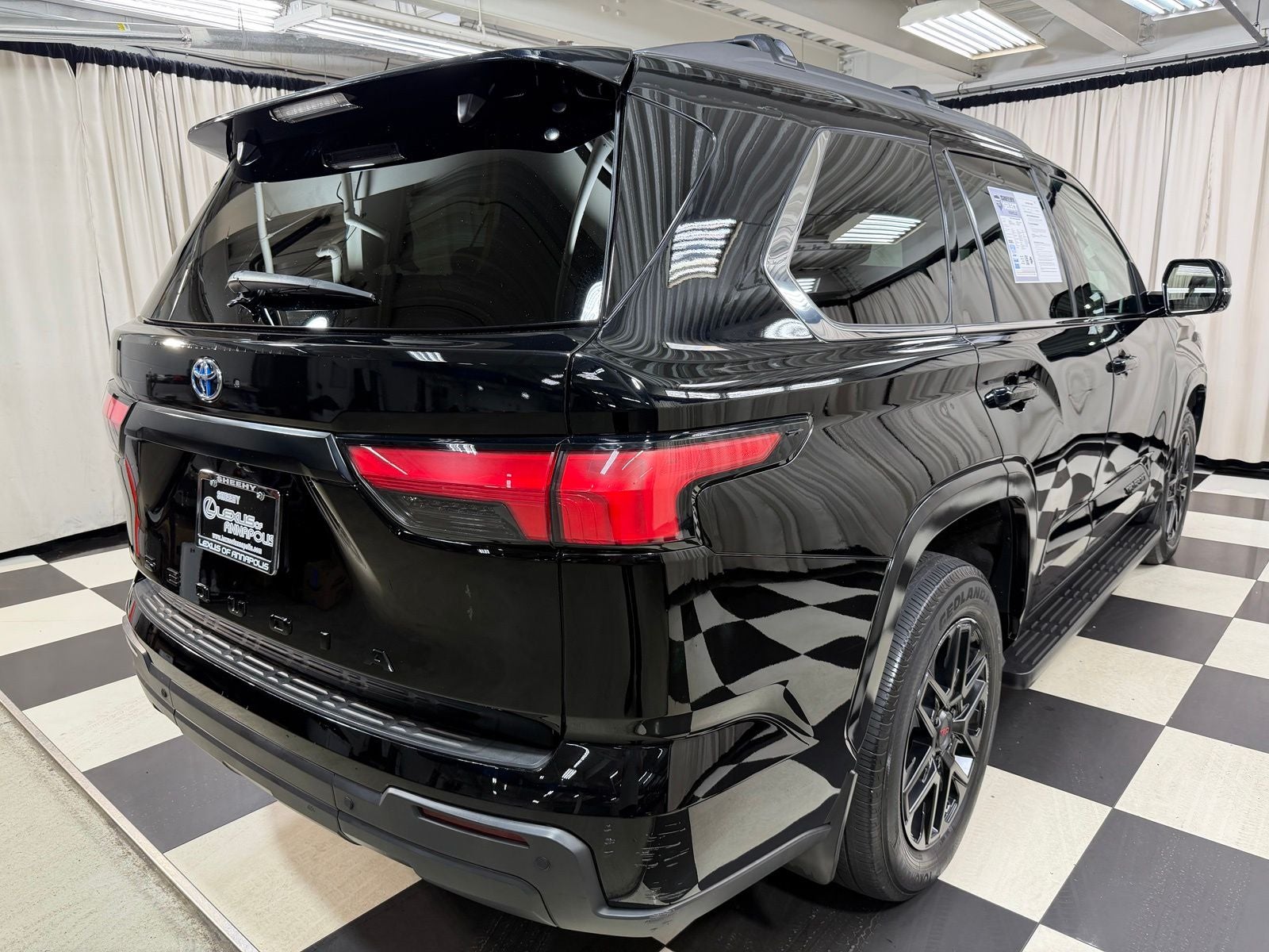 2023 Toyota Sequoia SR5