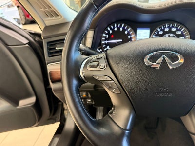 2011 INFINITI M56 X