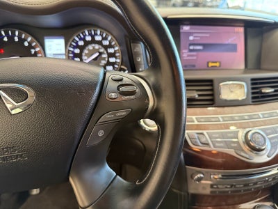 2011 INFINITI M56 X
