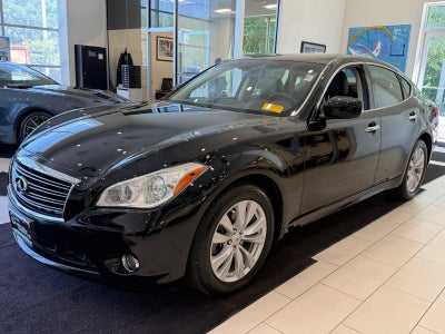 2011 INFINITI M56 X