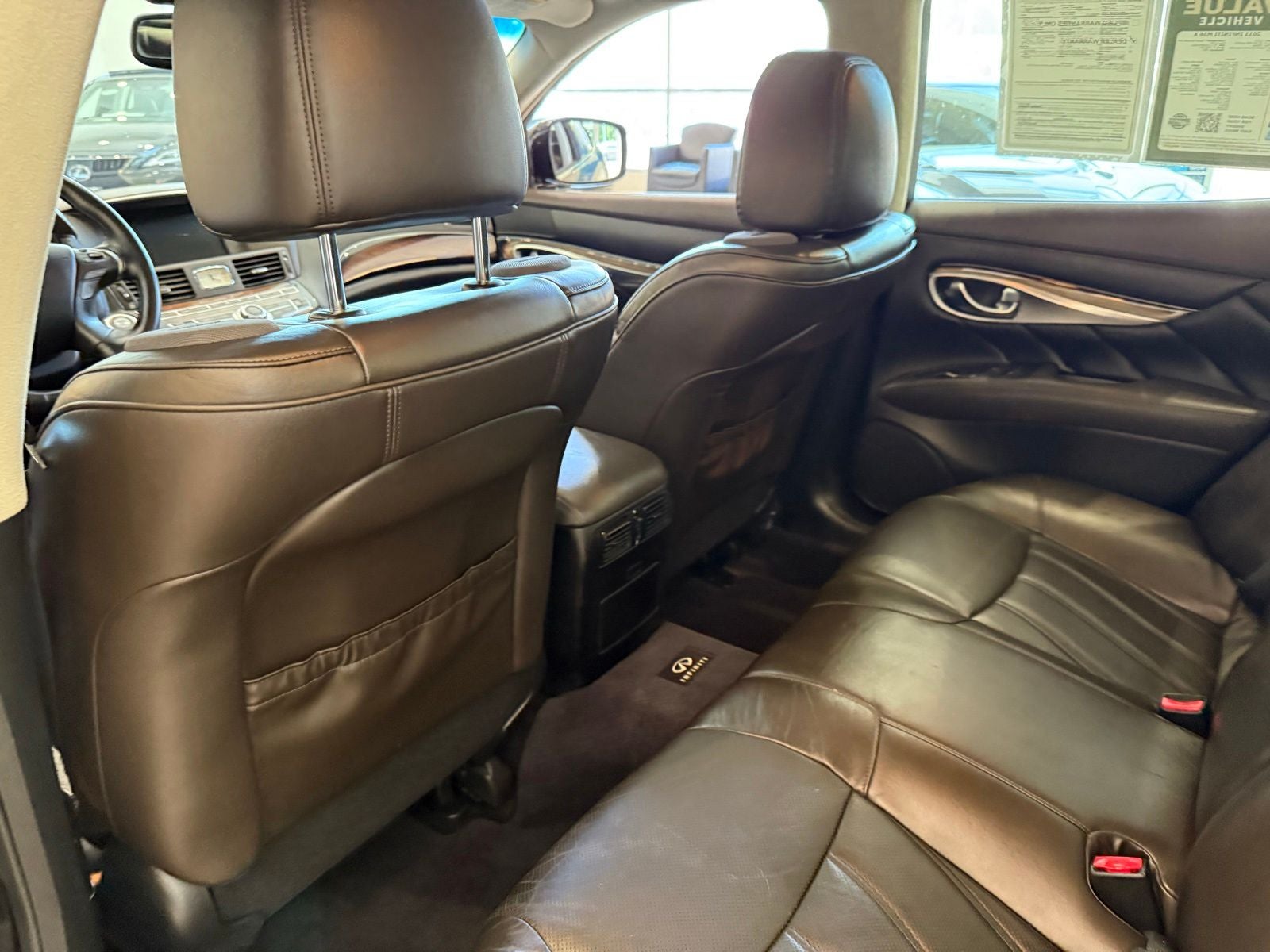 2011 INFINITI M56 X