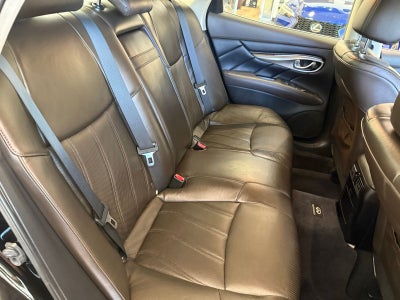 2011 INFINITI M56 X