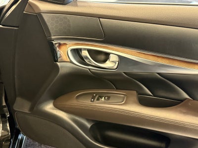 2011 INFINITI M56 X
