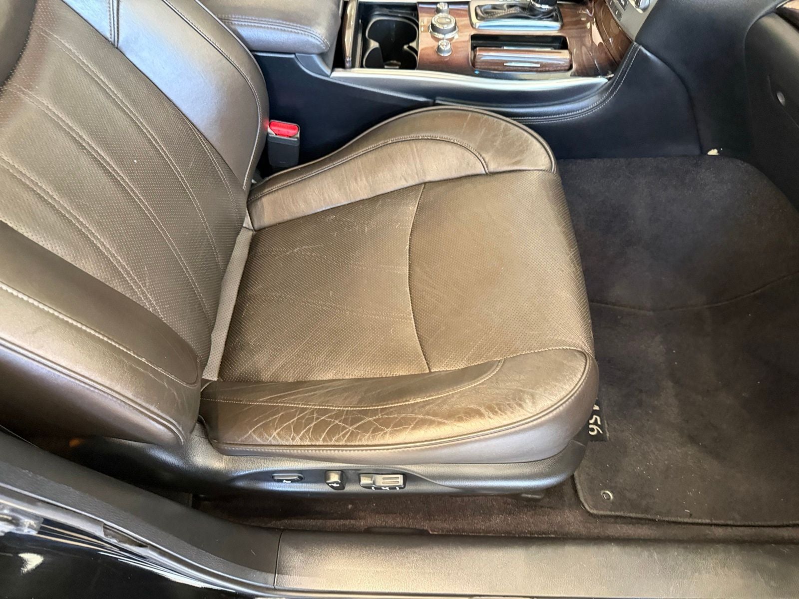 2011 INFINITI M56 X