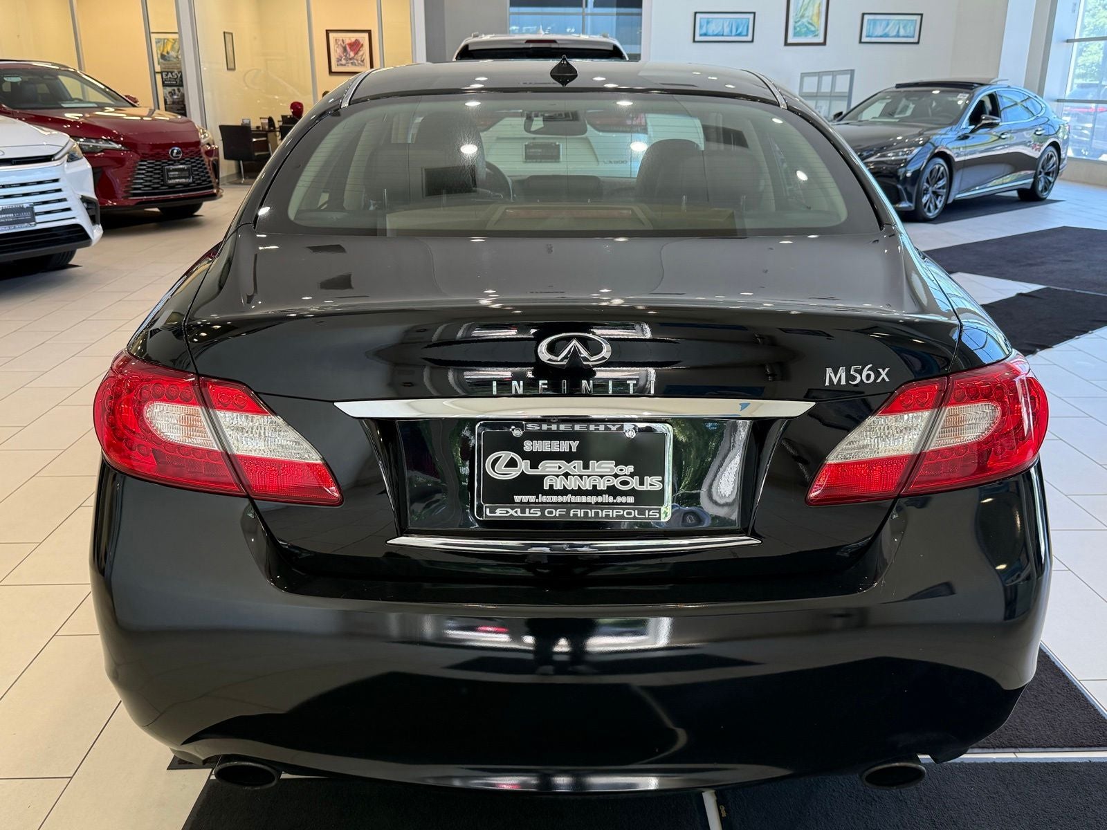 2011 INFINITI M56 X