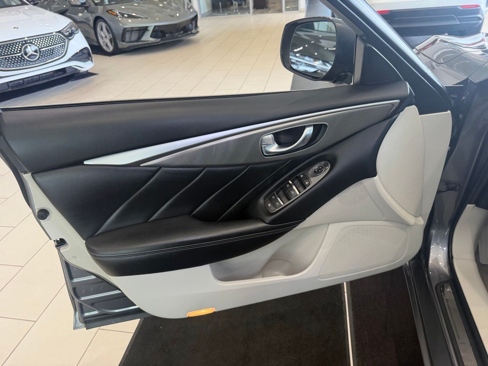 2015 INFINITI Q50 Premium