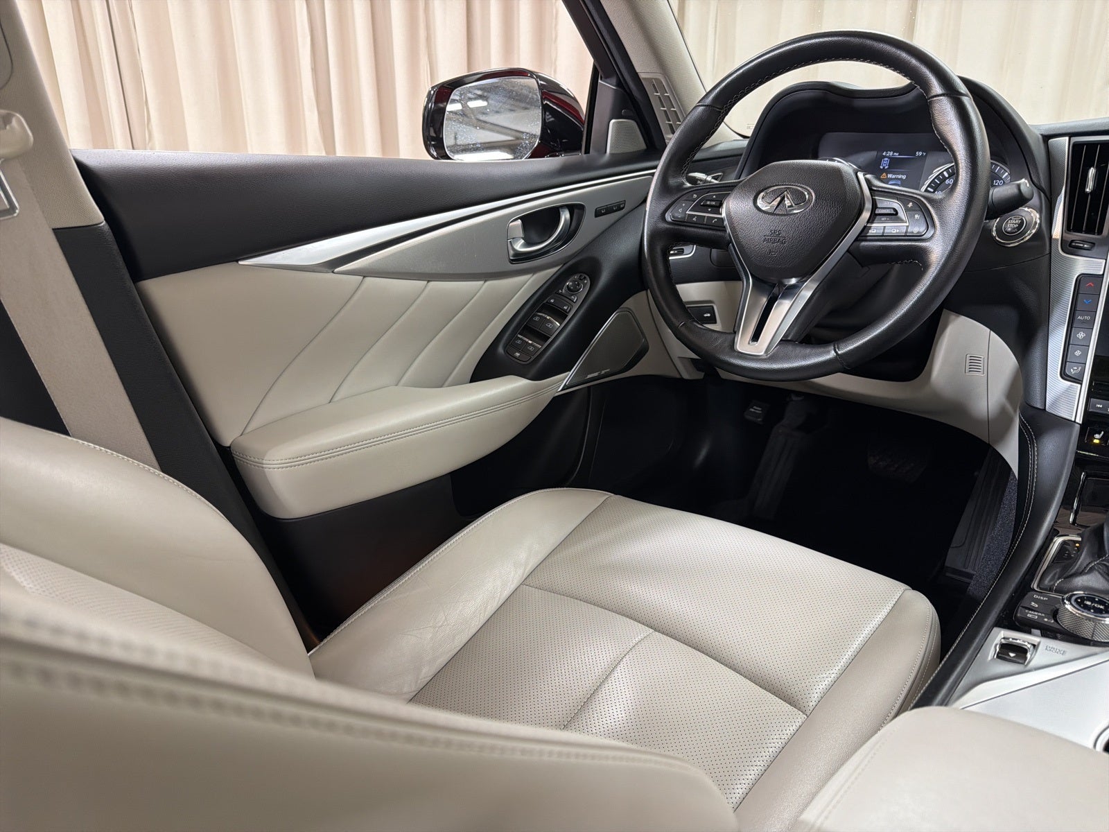 2024 INFINITI Q50 LUXE