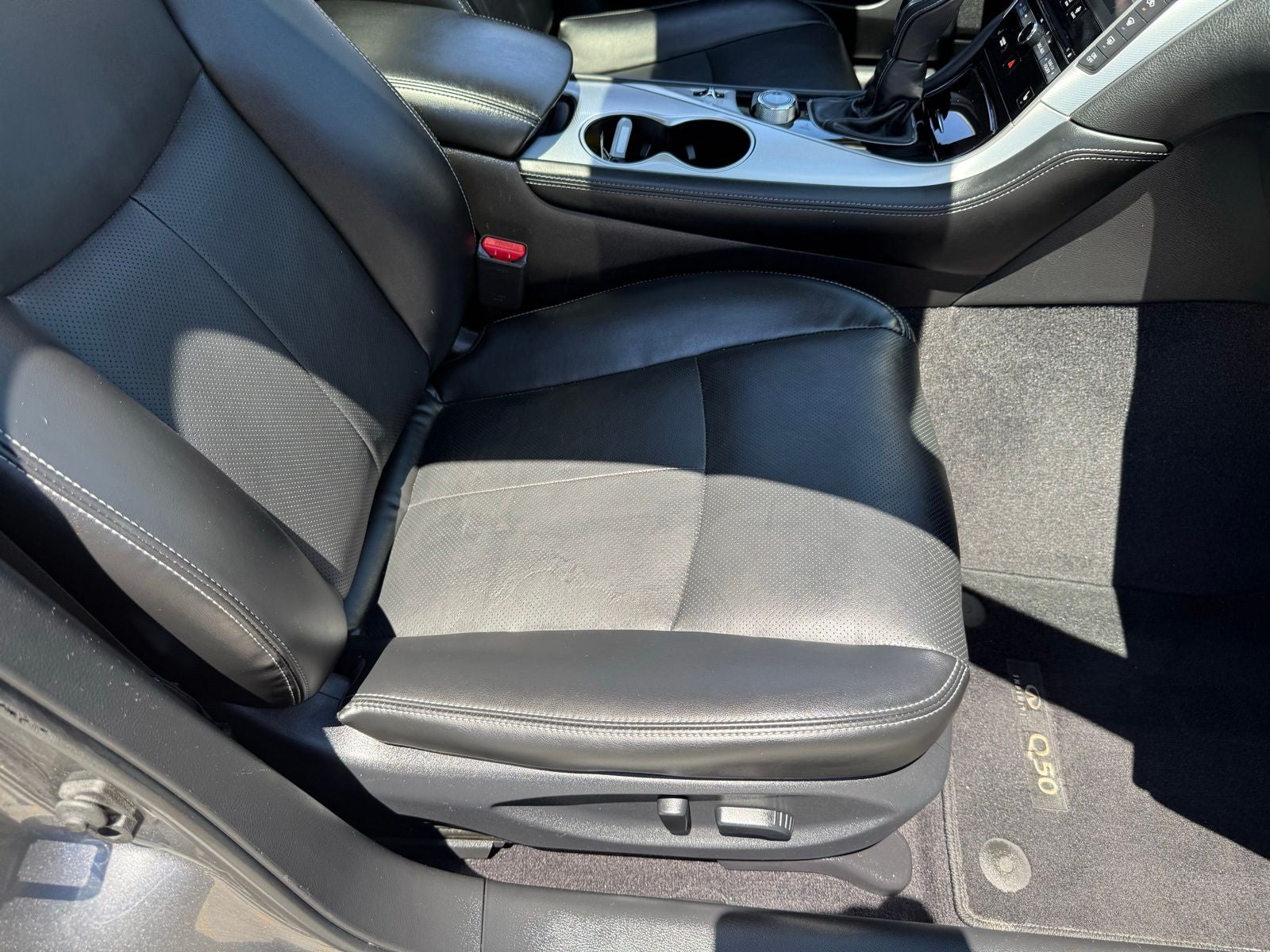 2023 INFINITI Q50 LUXE