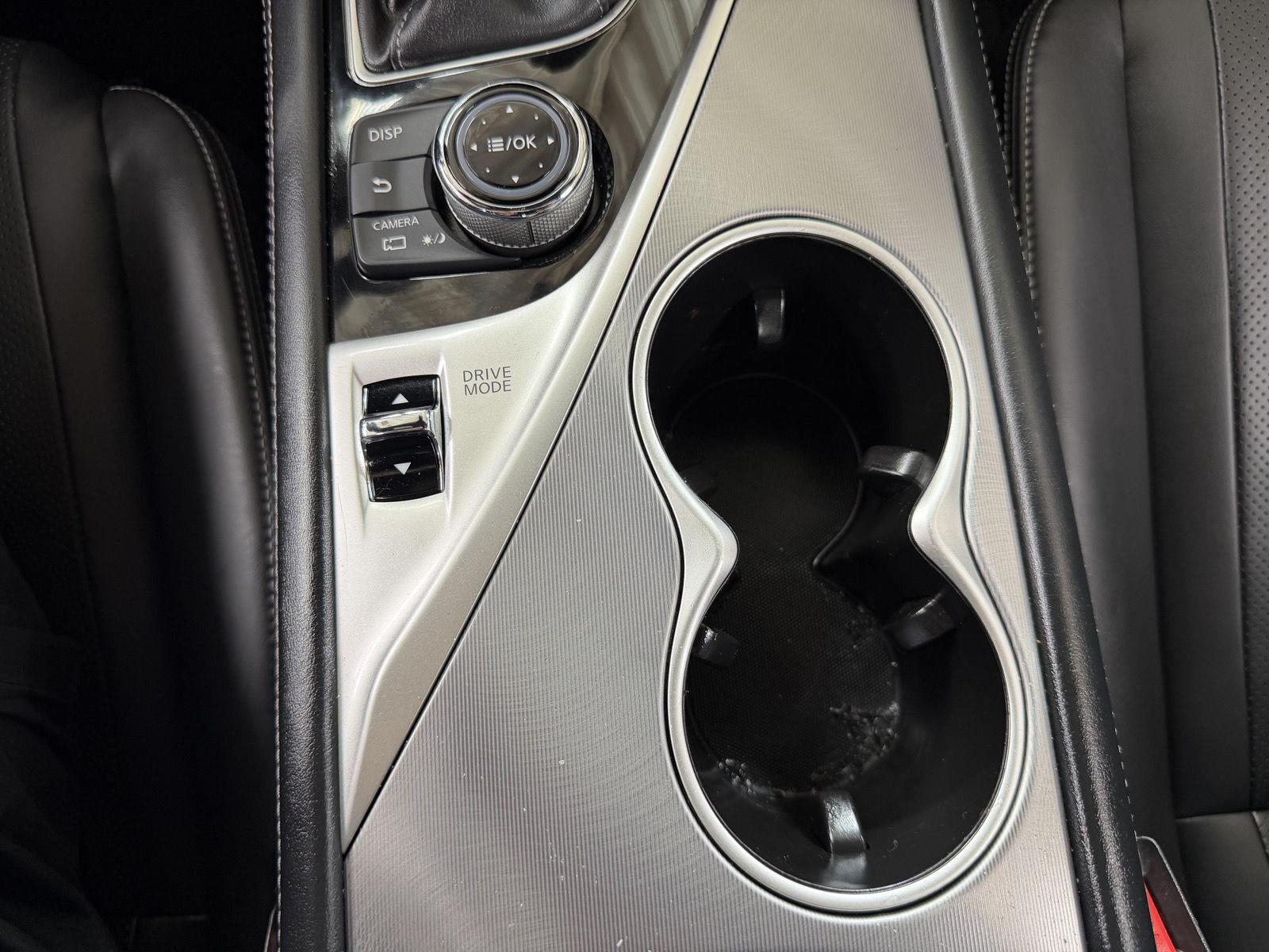 2022 INFINITI Q60 LUXE