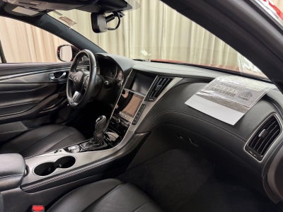 2022 INFINITI Q60 LUXE