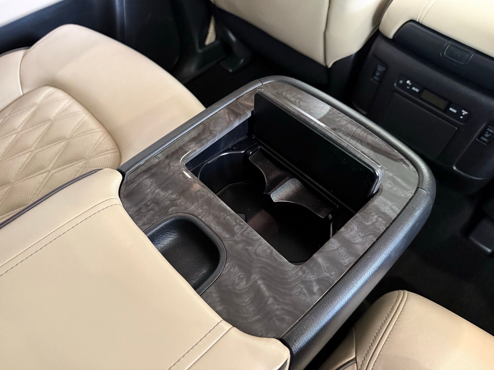 2022 Nissan Armada Platinum
