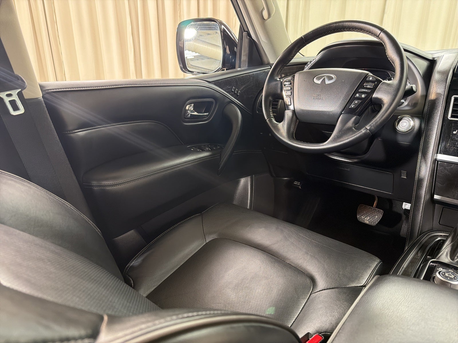 2024 INFINITI QX80 LUXE