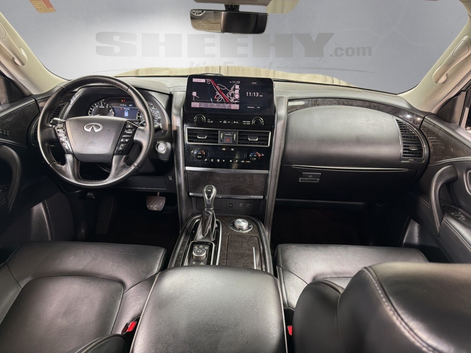 2024 INFINITI QX80 LUXE