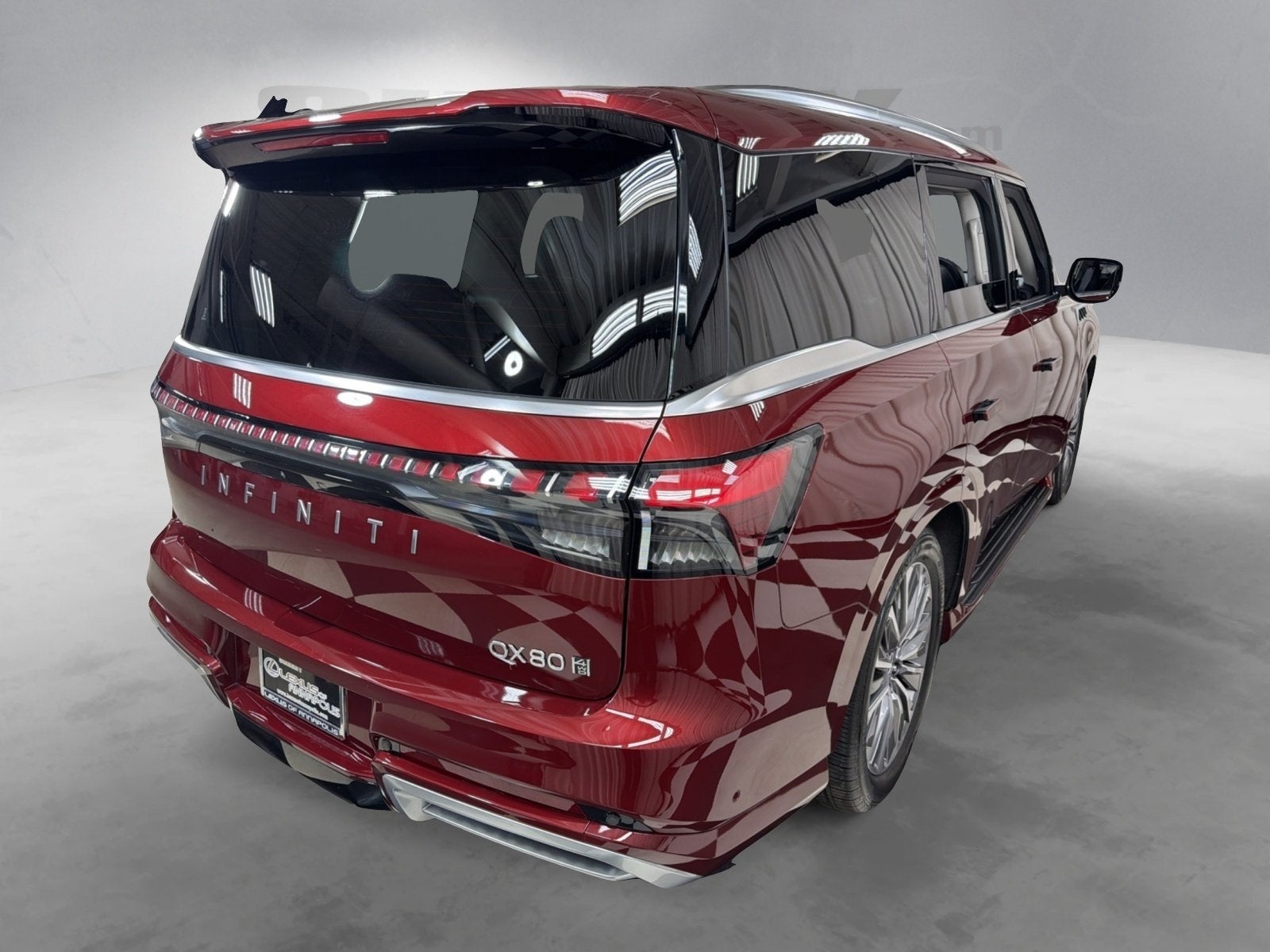 2025 INFINITI QX80 LUXE