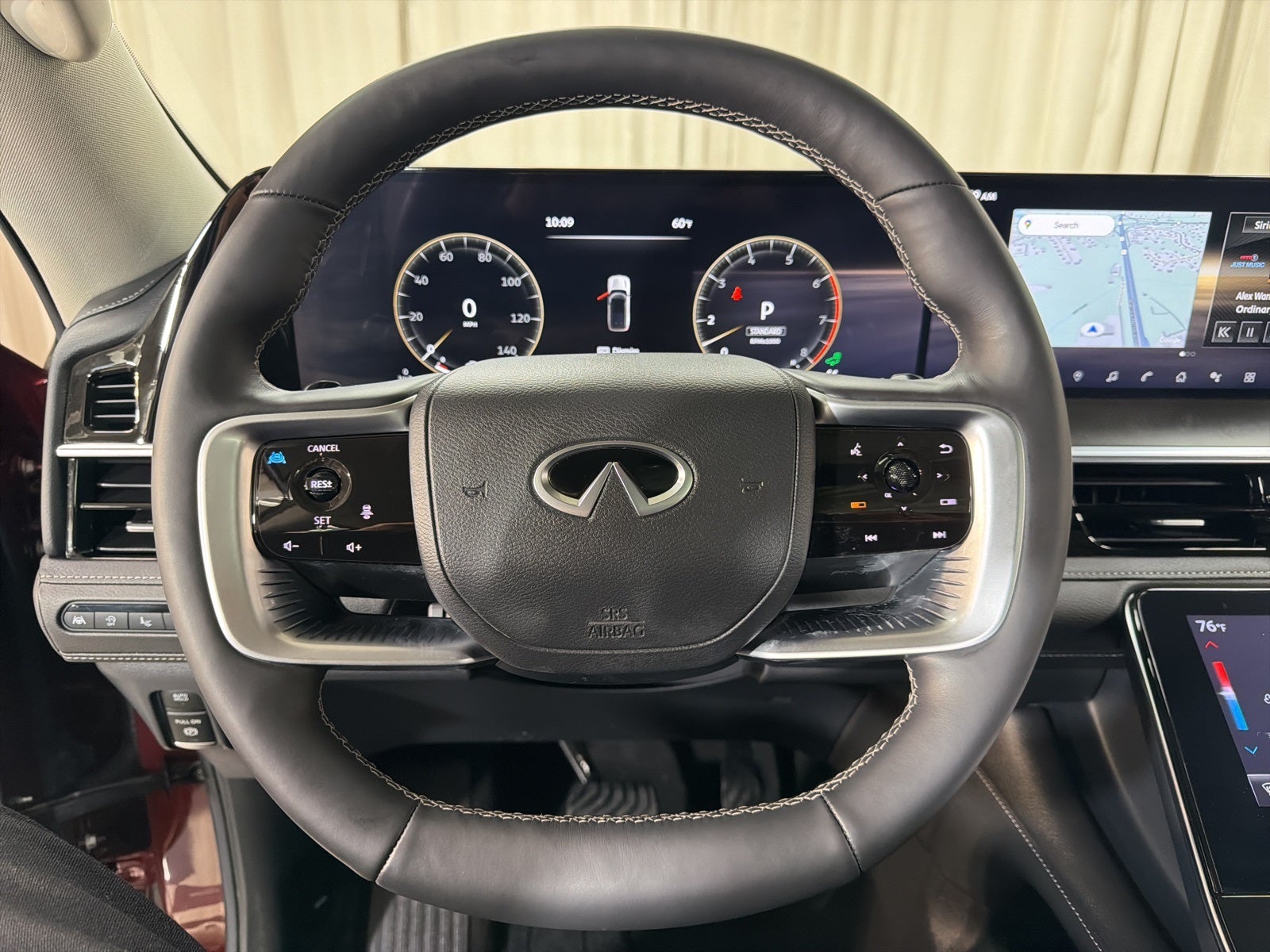 2025 INFINITI QX80 LUXE