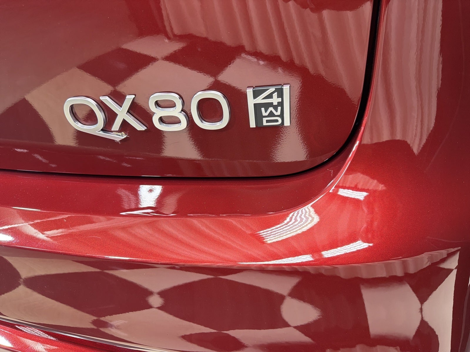 2025 INFINITI QX80 LUXE