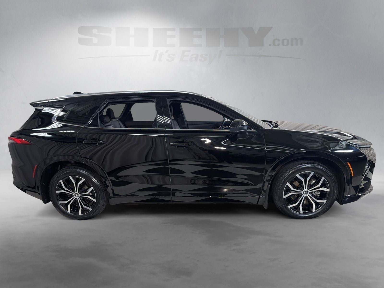 2025 Toyota Crown Signia XLE