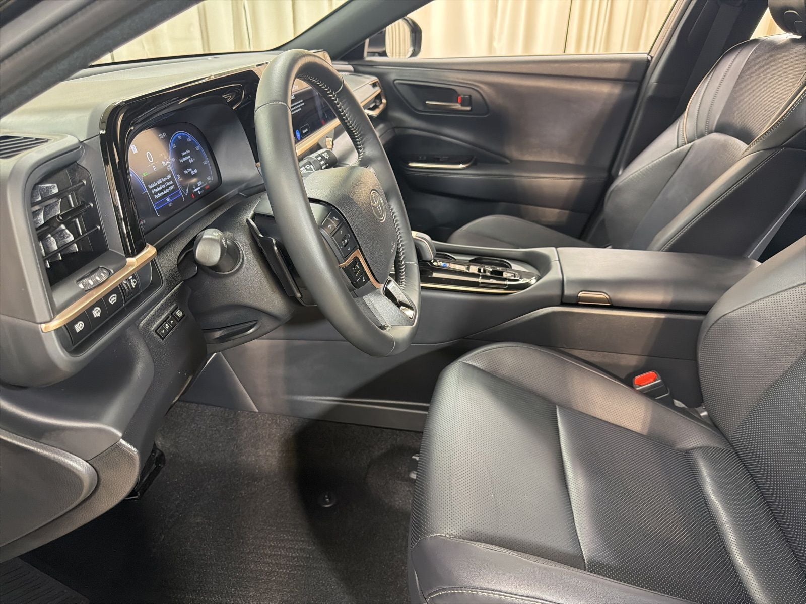 2025 Toyota Crown Signia XLE