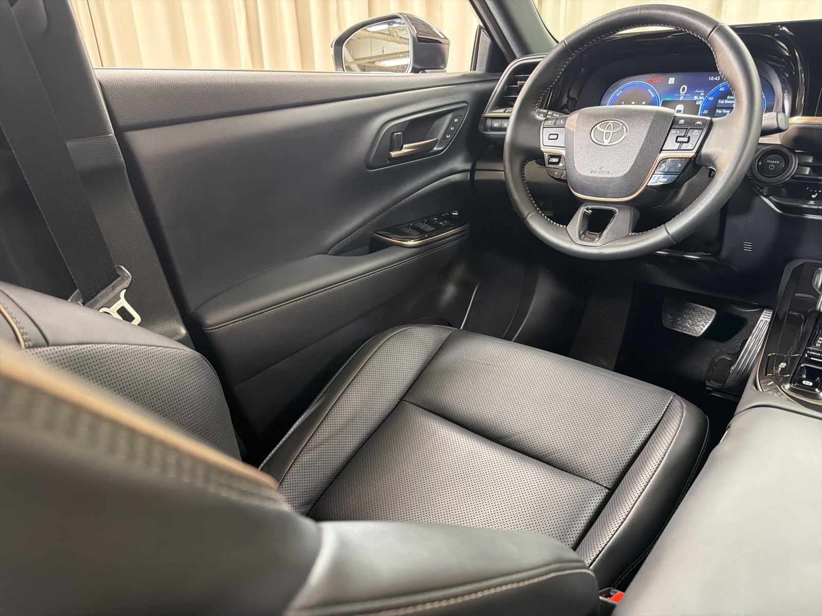 2025 Toyota Crown Signia XLE