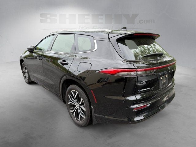 2025 Toyota Crown Signia XLE