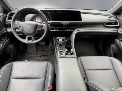 2025 Toyota Crown Signia XLE