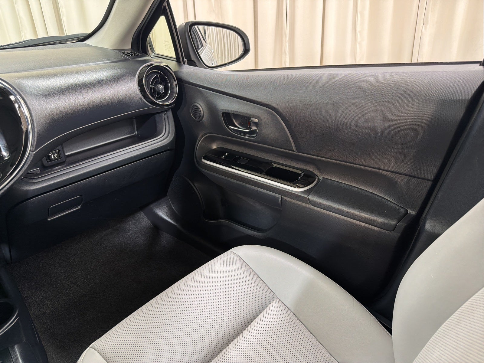 2018 Toyota Prius c Four