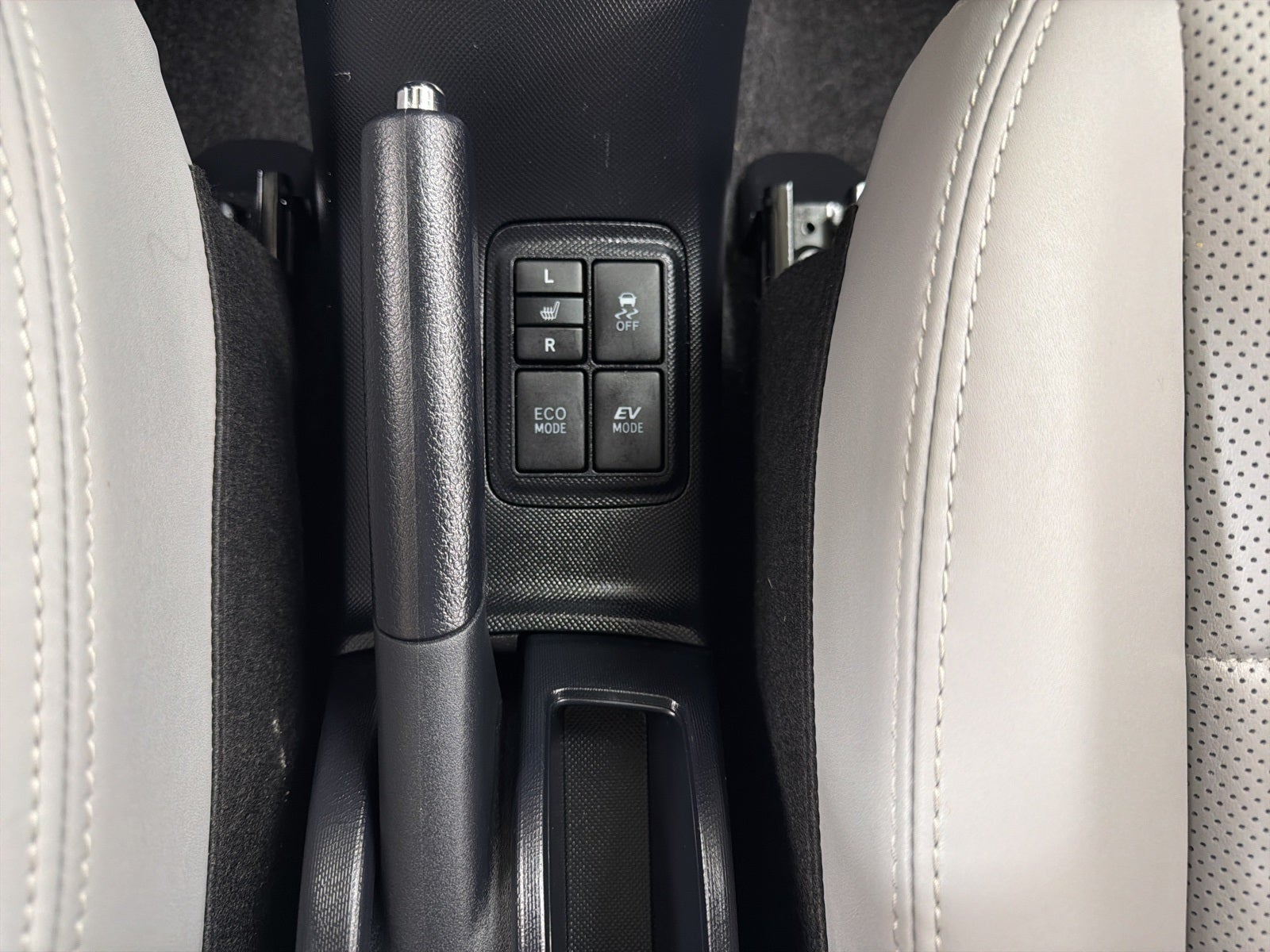 2018 Toyota Prius c Four