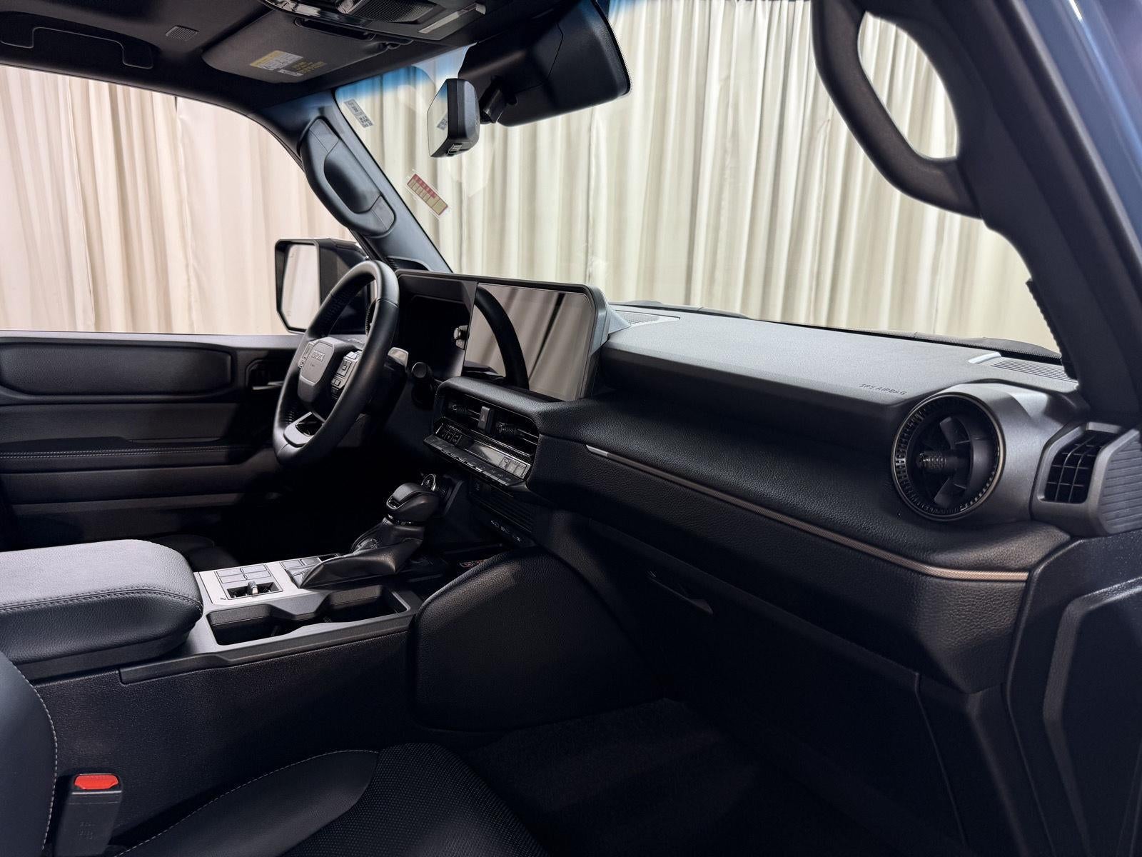 2025 Toyota Land Cruiser 4WD