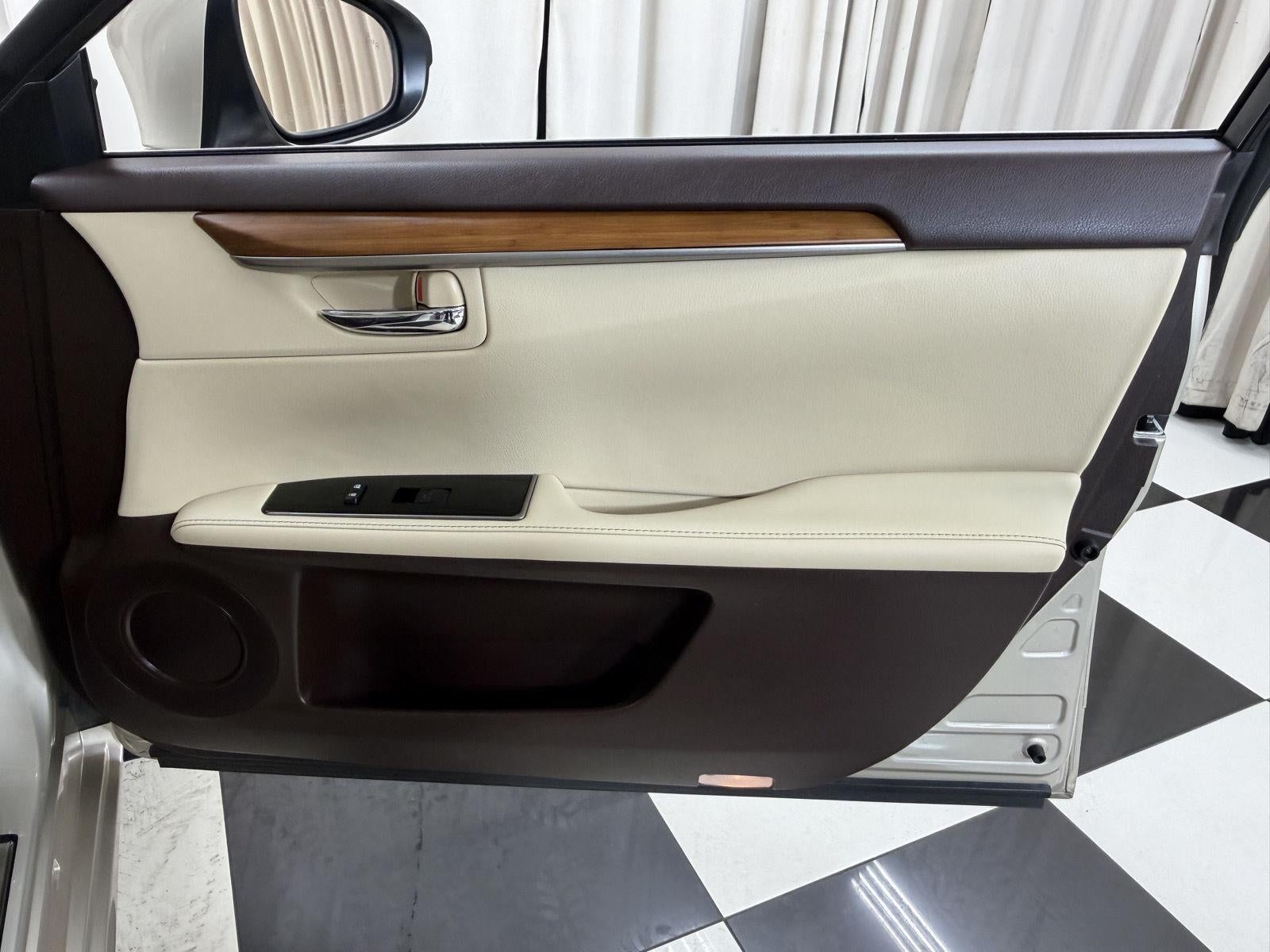 2018 Lexus Es ES 300h
