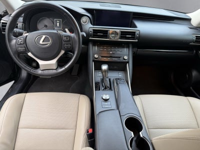 2017 Lexus IS 300