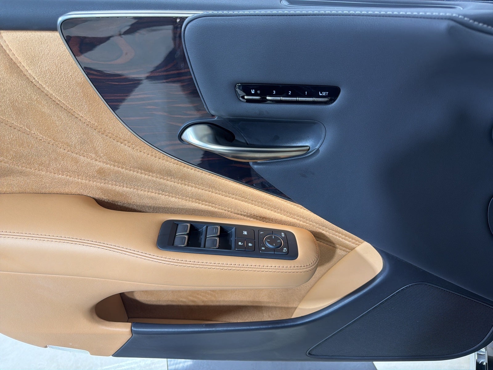 2023 Lexus LS 500 Base