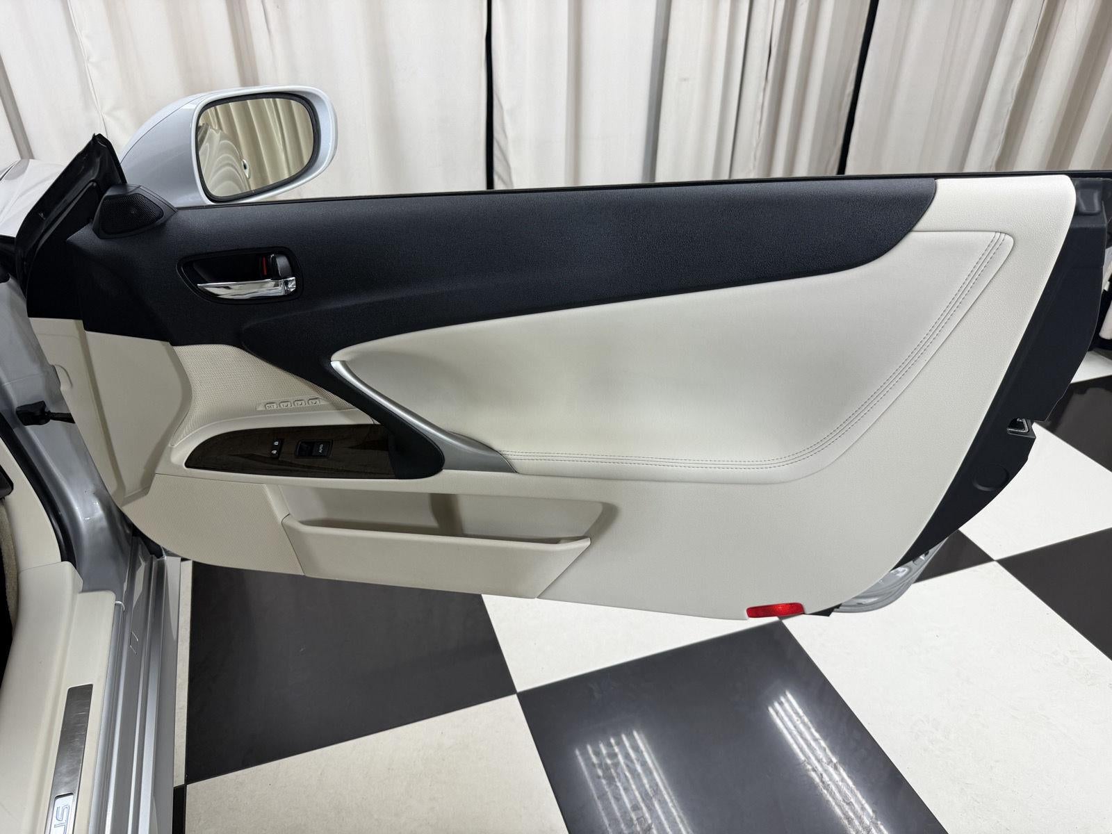 2010 Lexus Is 250C 2DR CONV AUTO